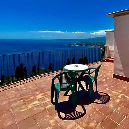 Camere Il Leone Taormina Bagian luar foto