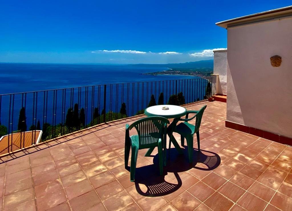 Camere Il Leone Taormina Bagian luar foto