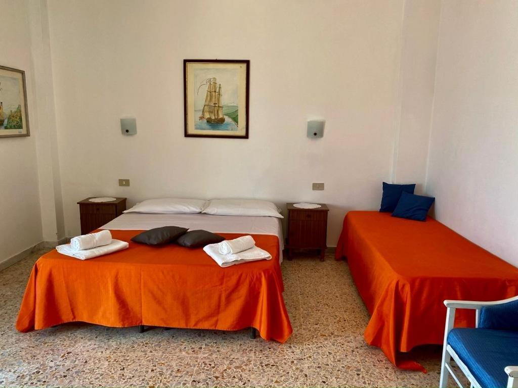 Camere Il Leone Taormina Bagian luar foto