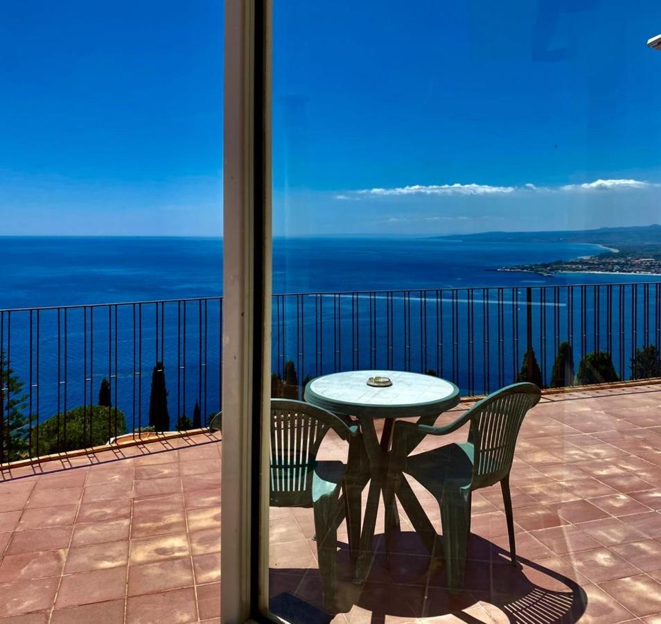 Camere Il Leone Taormina Bagian luar foto